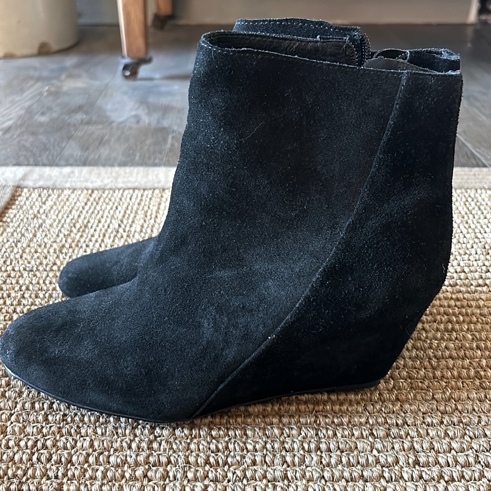 Vince Camino Suede wedges